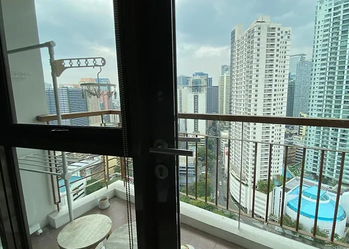Prime Location And Affordable In Legaspi Village, Makati With View * Manila