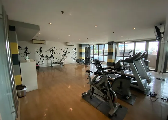 Prime Location And Affordable In Legaspi Village, Makati With View Apartment